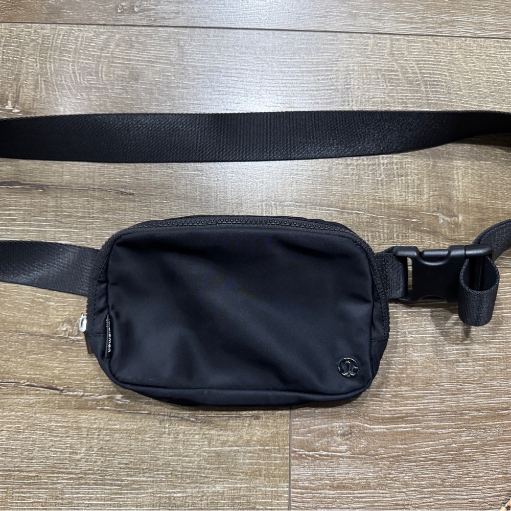 Lululemon sling